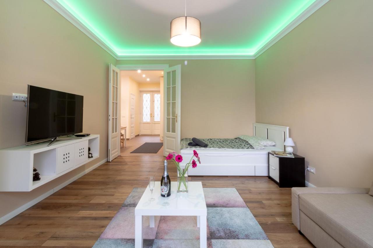 Nice And Cozy Apartment Next To The Parliament Budapest Kültér fotó