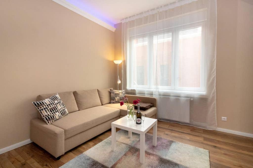 Nice And Cozy Apartment Next To The Parliament Budapest Kültér fotó