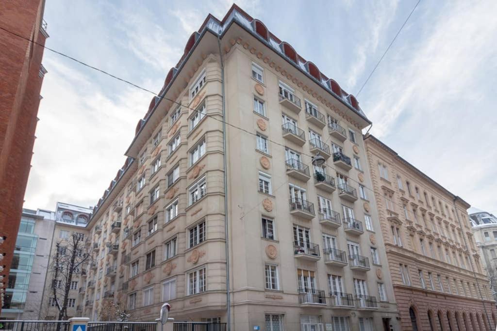 Nice And Cozy Apartment Next To The Parliament Budapest Kültér fotó